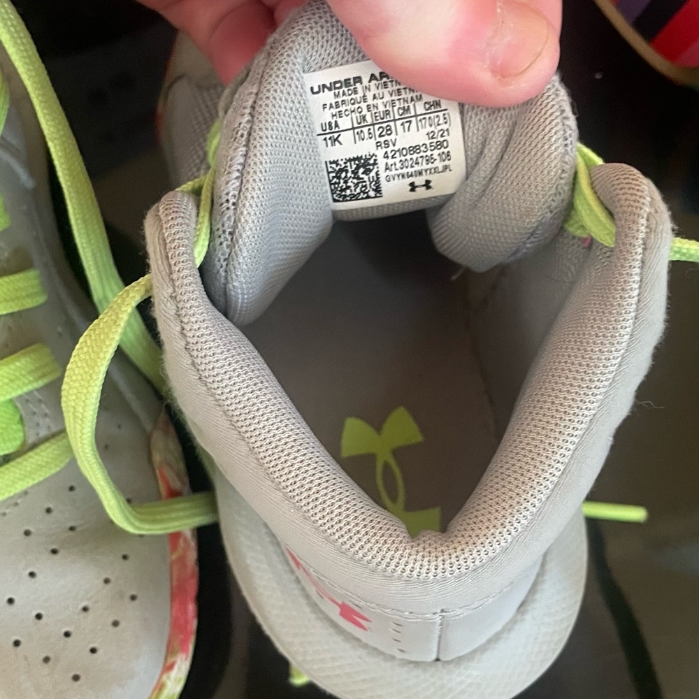 Under Armour Jet Basketball Shoes pre-school size 11. Good Condition.